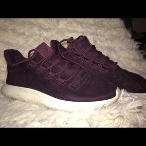 Adidas maroon tubular shoes